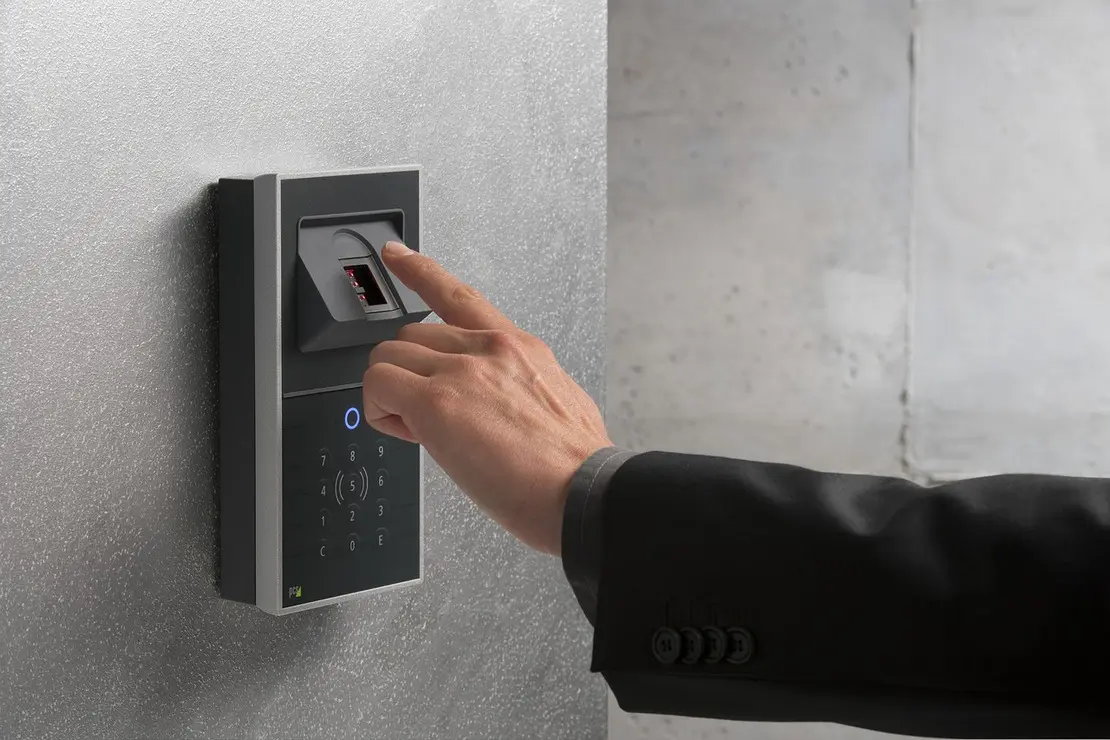 Sistema biométrico de control de acceso
